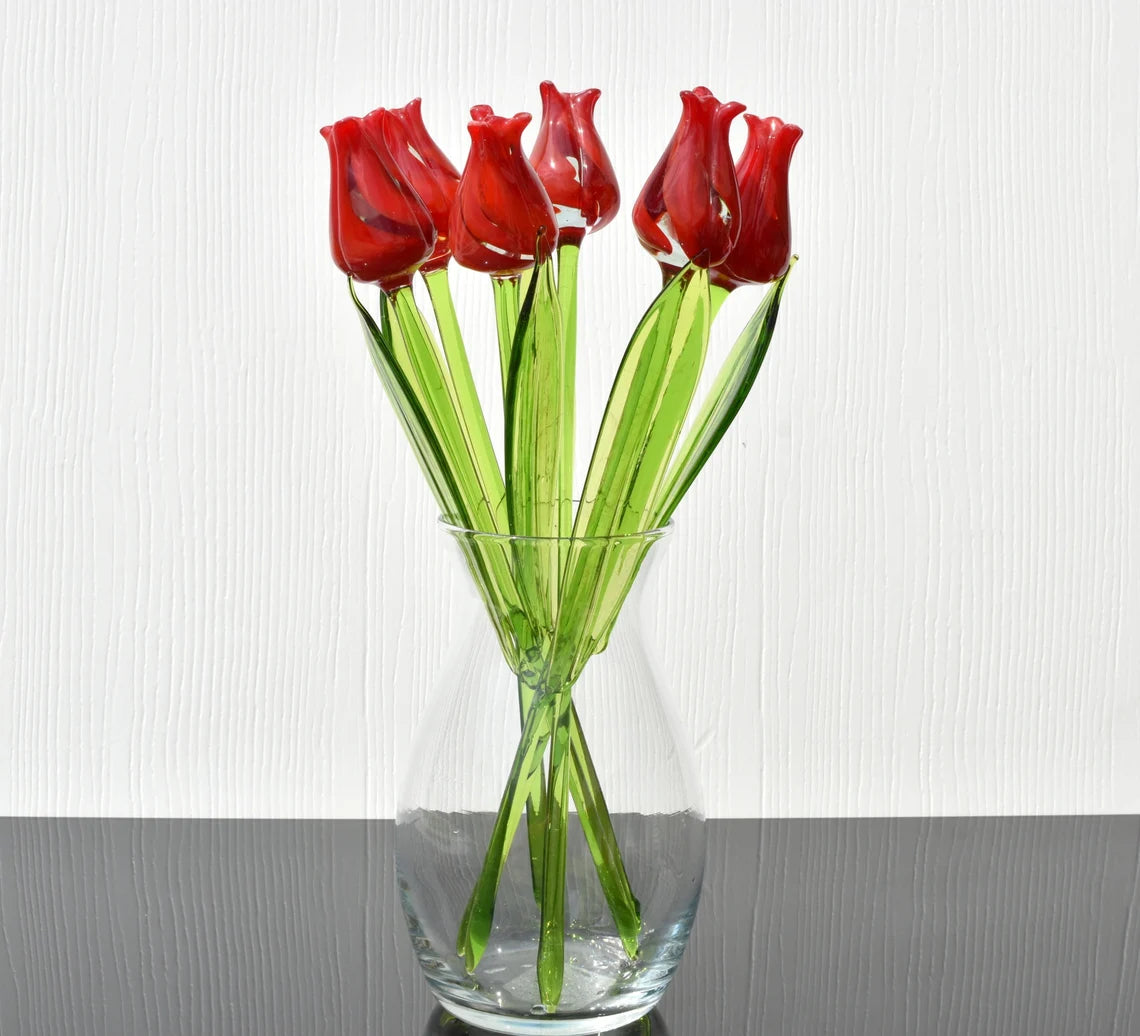 Red-clear glass tulip